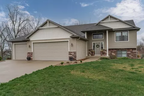 4894 Manor Estates Ln NW, Rochester, MN 55901