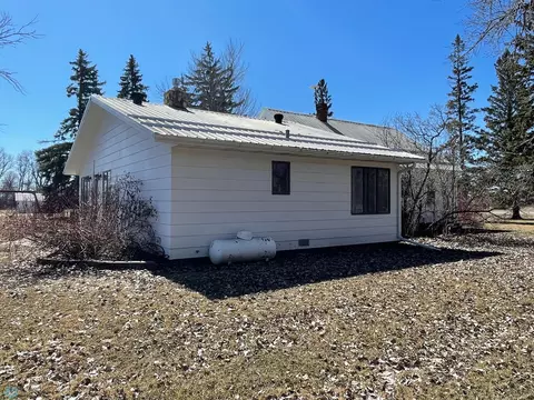 Exterior - 1846 210th St, Hendrum, MN 56550 photo 4 of 21