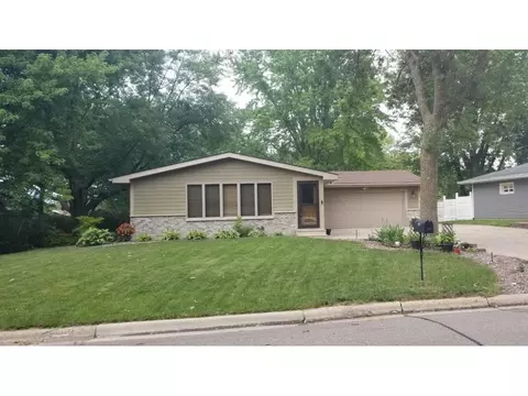 1007 Rosehill Dr, Albert Lea, MN 56007