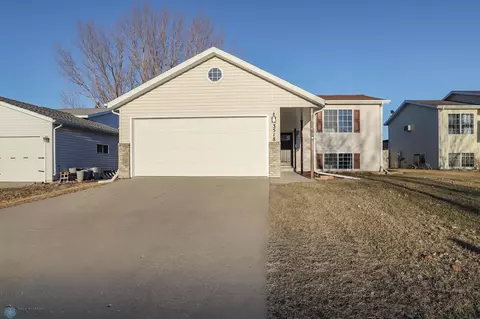 3518 12th St S, Moorhead, MN 56560