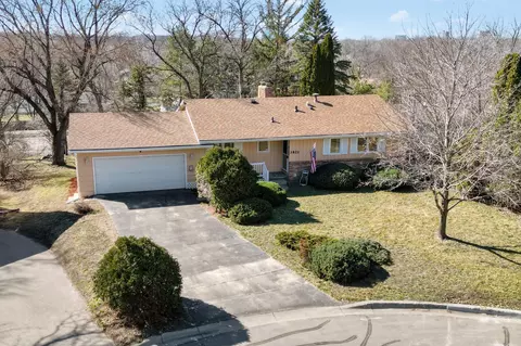 3821 Shepherd Hills Cir, Bloomington, MN 55431