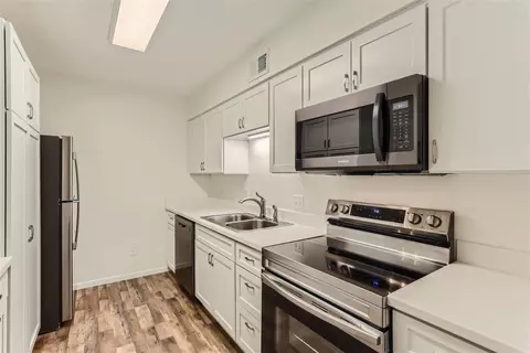 6328 Barrie Rd #3L, Edina, MN 55435