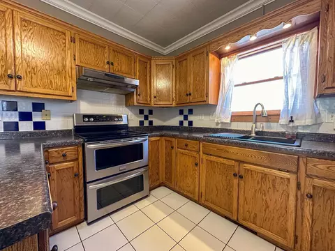 Kitchen - 26 16th Ave N, Saint Cloud, MN 56303 photo 8 of 11
