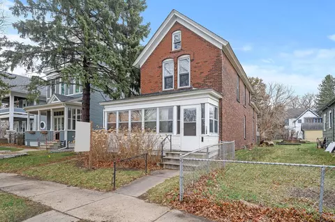518 Charles Ave, Saint Paul, MN 55103