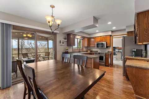 4785 Richard Ln, Eagan, MN 55122 photo 7