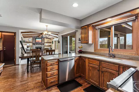 4785 Richard Ln, Eagan, MN 55122 photo 12
