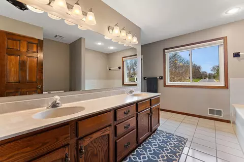 4785 Richard Ln, Eagan, MN 55122 photo 24
