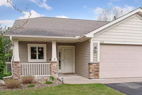 1563 Crestmoor Dr #21, New Richmond, WI 54017
