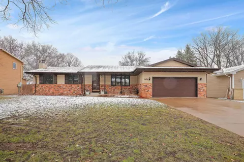 55 13th Ave SW, New Brighton, MN 55112