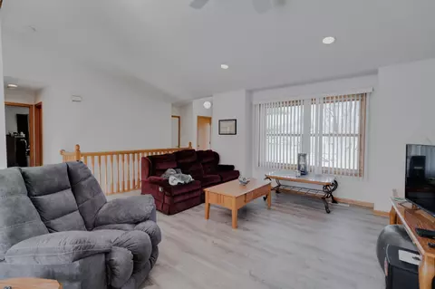 Living - 420 8th St SW, Plainview, MN 55964 photo 10 of 10