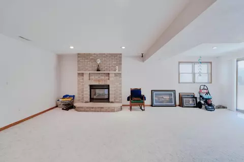 Living - 420 8th St SW, Plainview, MN 55964 photo 5 of 10
