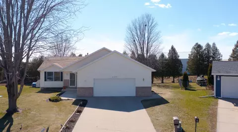 Exterior - 420 8th St SW, Plainview, MN 55964 photo 3 of 4