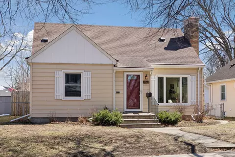 4040 Perry Ave N, Robbinsdale, MN 55422