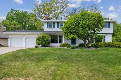 9640 Oxborough Rd, Bloomington, MN 55437