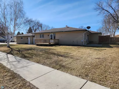 1241 19th St N, Moorhead, MN 56560