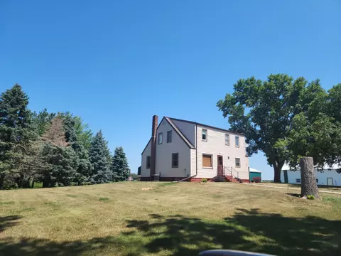 20327 Impala Ave, Lamberton, MN 56152