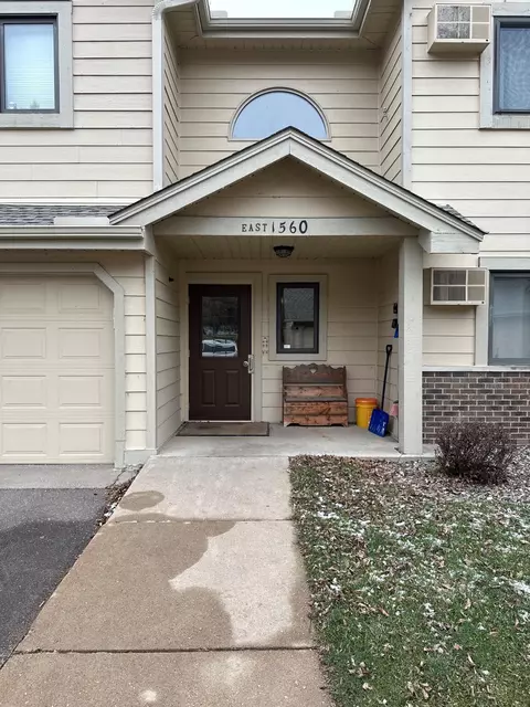 1560 Wheelock Ln #301, Saint Paul, MN 55117