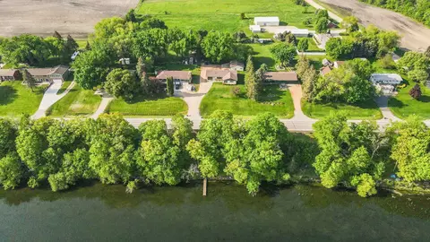 15392 Shieldsville Blvd, Faribault, MN 55021
