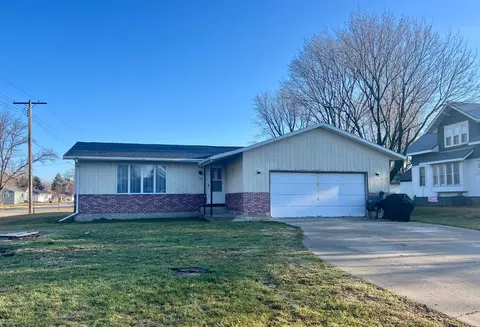 102 Iowa Ave, Hoffman, MN 56339