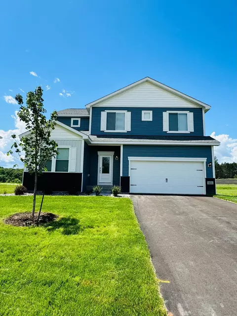 821 Spruce St N, Cambridge, MN 55008