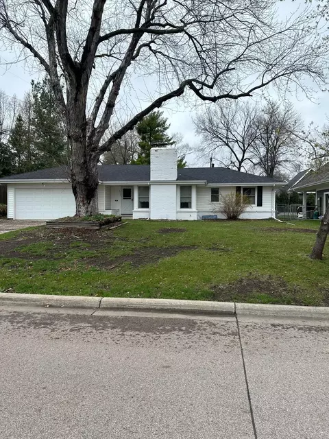 4624 Woodland Rd W, Edina, MN 55424