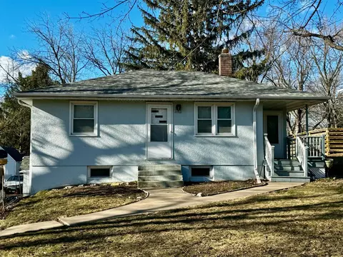2683 Geranium Ave E, Maplewood, MN 55119