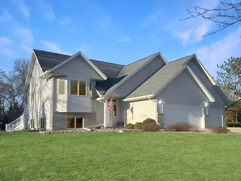 726 37th Ave NE, Willmar, MN 56201 photo 2