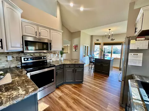 726 37th Ave NE, Willmar, MN 56201 photo 23