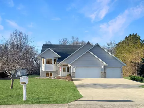 726 37th Ave NE, Willmar, MN 56201 photo 3