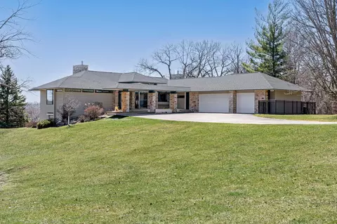 5484 Weatherhill Rd SW, Rochester, MN 55902