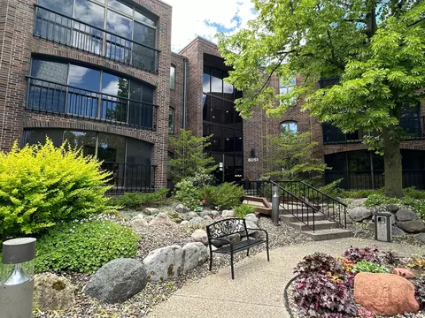 6051 Laurel Ave #313, Golden Valley, MN 55416