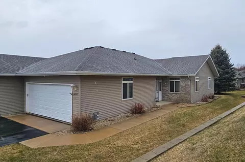 4207 Redhawk Dr SE, Rochester, MN 55904