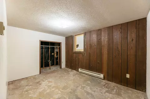 Bedroom - 3011 Veterans Dr, Saint Cloud, MN 56303 photo 3 of 9