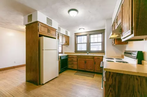 Kitchen - 3011 Veterans Dr, Saint Cloud, MN 56303 photo 2 of 6