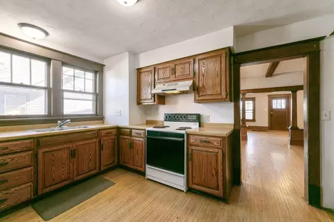 Kitchen - 3011 Veterans Dr, Saint Cloud, MN 56303 photo 3 of 6