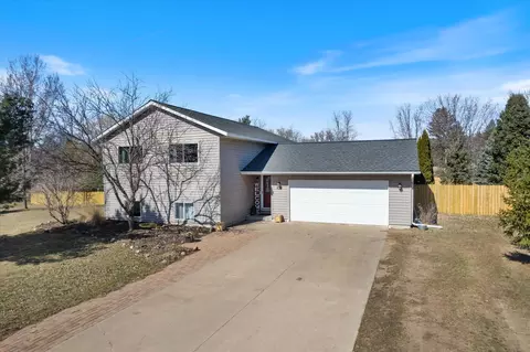 635 Sundance St, Amery, WI 54001