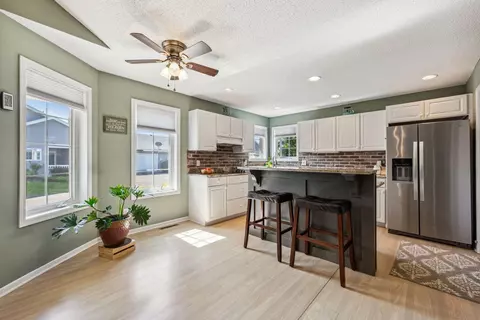 610 Sunnyridge Ln, Loretto, MN 55357 photo 5