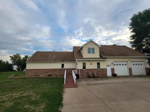 62 N Shore Dr, Garvin, MN 56132