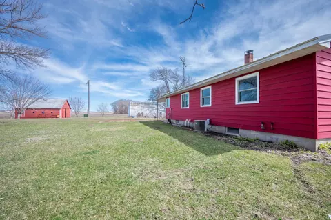 Exterior - 1043 65th St, Ceylon, MN 56121 photo 10 of 14