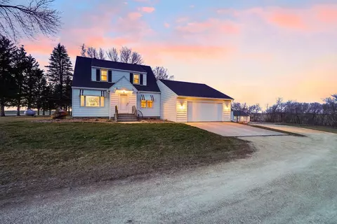 43194 135th Ave, Wanamingo, MN 55983