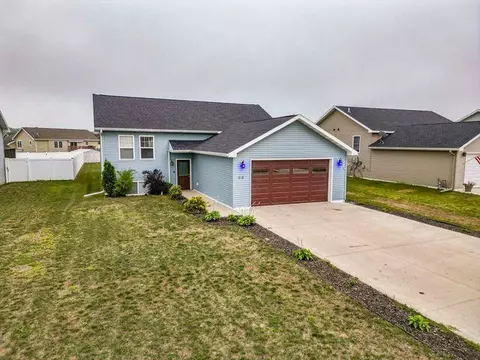 519 Riverwood Dr, Detroit Lakes, MN 56501