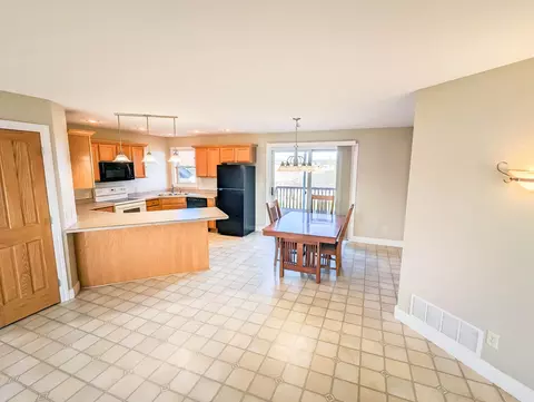 2305 24th St SW, Willmar, MN 56201 photo 4