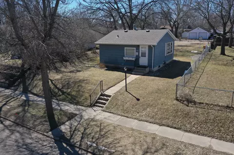 504 13th St SW, Willmar, MN 56201