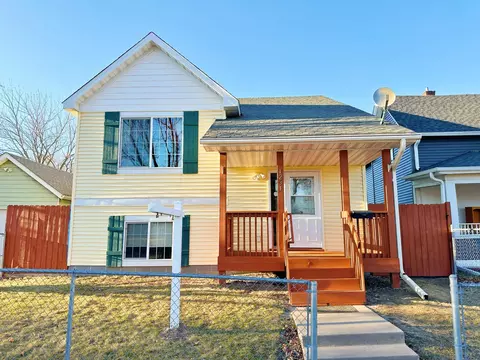 1231 6th St E, Saint Paul, MN 55106