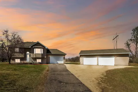 9825 178th Ave NW, Elk River, MN 55330
