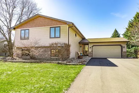 7240 Sierra Ct, Chanhassen, MN 55317