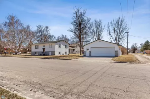 701 5th St SE, Barnesville, MN 56514 photo 3