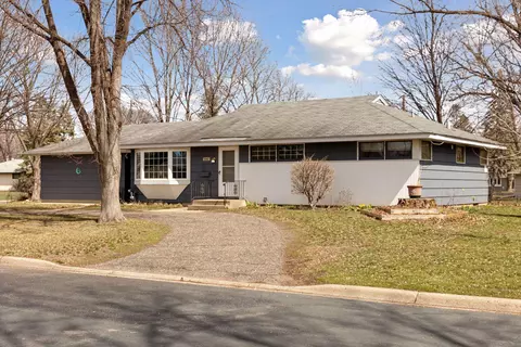 10401 York Ave S, Bloomington, MN 55431