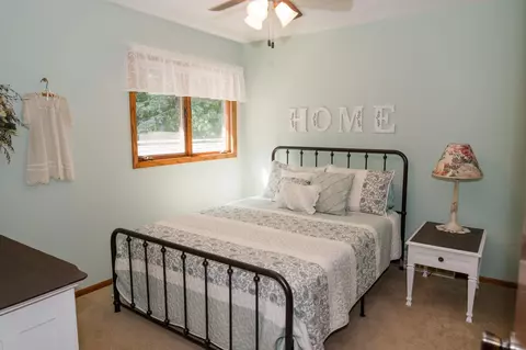 Bedroom - 37450 143rd St, Waseca, MN 56093 photo 2 of 4