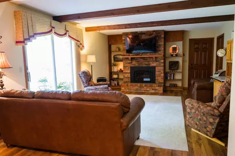 Living - 37450 143rd St, Waseca, MN 56093 photo 4 of 5